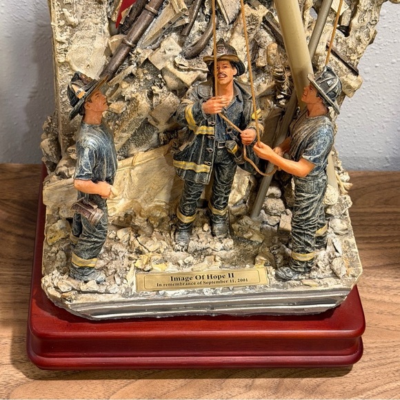 Vanmark Red Hats Of Courage “Image Of Hope” Music Box 9/11 Tribute Collectable - Picture 7 of 7